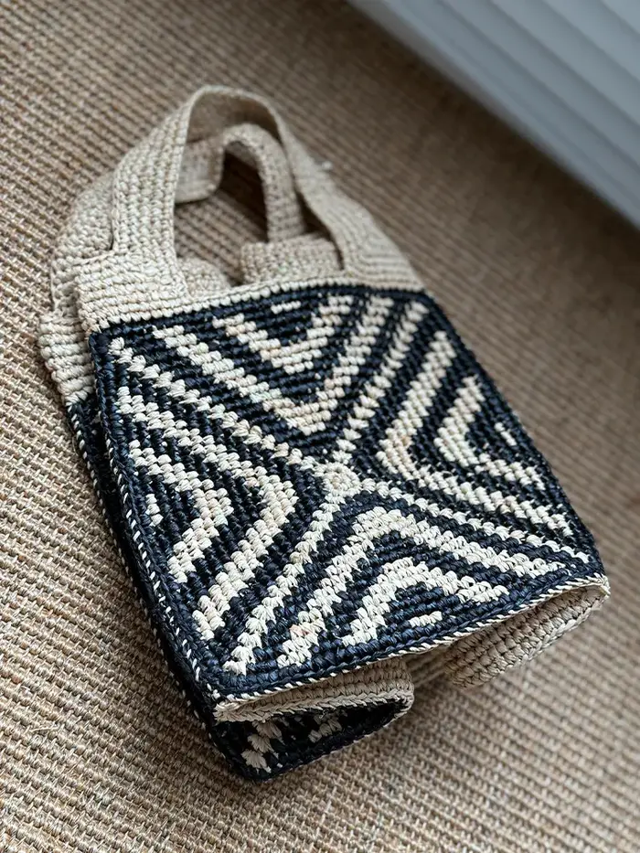 Sac fourre-tout en raphia tressé à la main pour femme