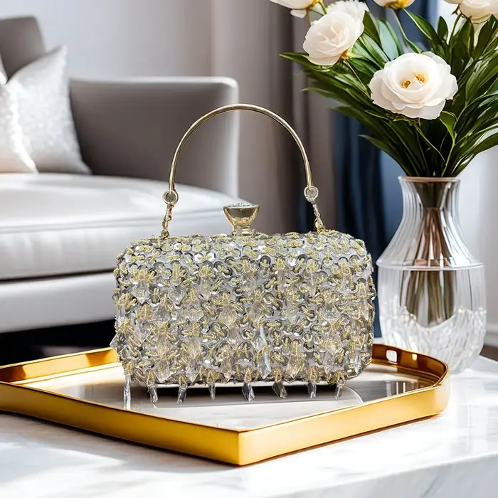 Pochette de soirée rose irisée à sequins pour femme, sac rigide à pompon en cristal avec chaîne déta