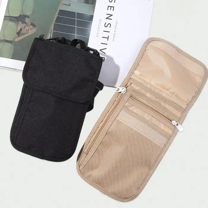 Khaiki – sac de passeport suspendu noir