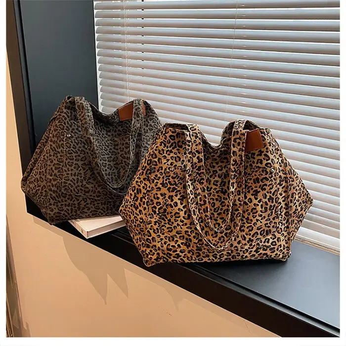 Sac fourre-tout motif léopard