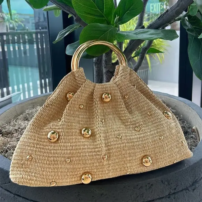 Sac à main en paille perlé