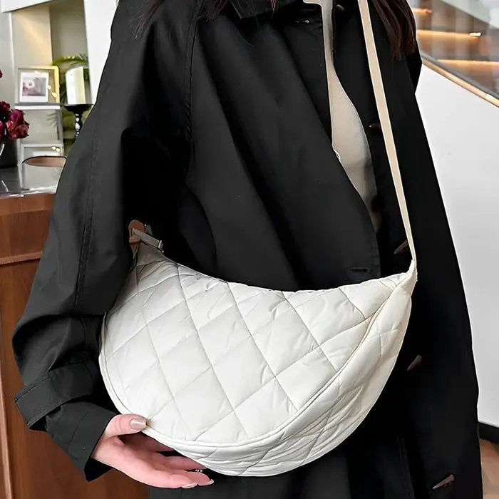 Sac à bandoulière matelassé à grille de diamant
