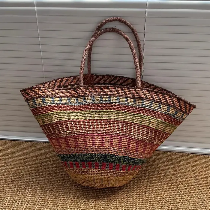 Sac à bandoulière en raphia coloré pour femme