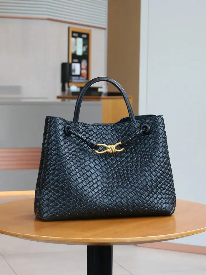 2025 mode européenne et américaine nouveau sac à main rétro design de niche boucle de corde en métal sac