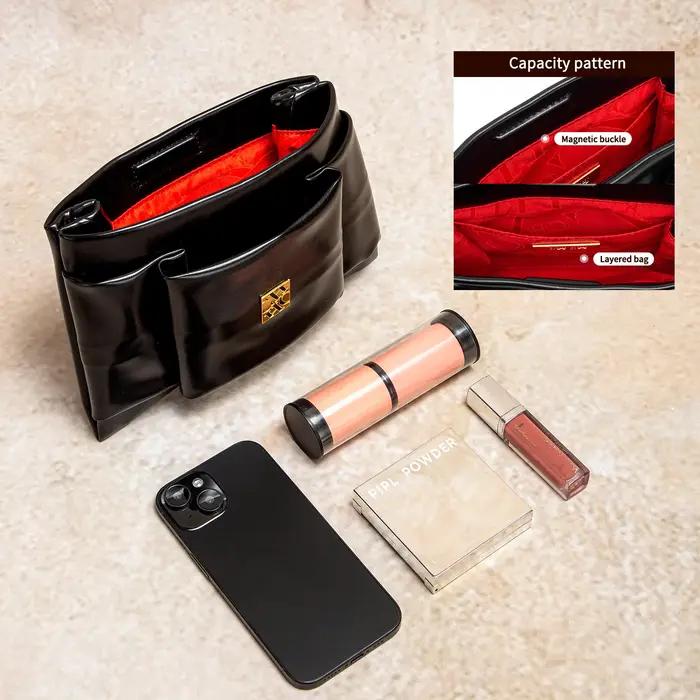 Sacs à bandoulière élégants de luxe en cuir – Logos plaqués or, sangles de chaîne durables, artisana