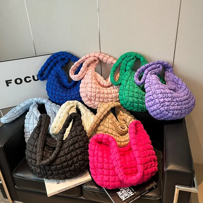 Sac à bandoulière Hobo avec Design plissé