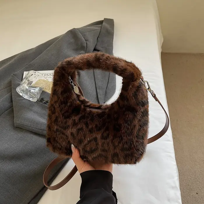 Pochette de soirée de luxe en fausse fourrure léopard, sac à main en peluche douce de styliste, sac
