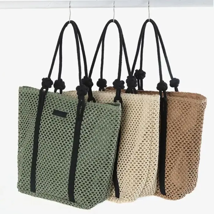 Sacs en paille tressés faits à la main