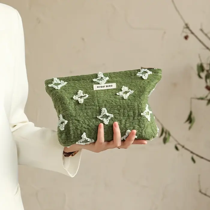 Sac à cosmétiques en peluche jaune pour femmes