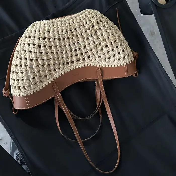 2025 Y2k rétro littéraire mode polyvalent sac fourre-tout décontracté sac à bandoulière grande capacité herbe tissé grand sac sac pour femme