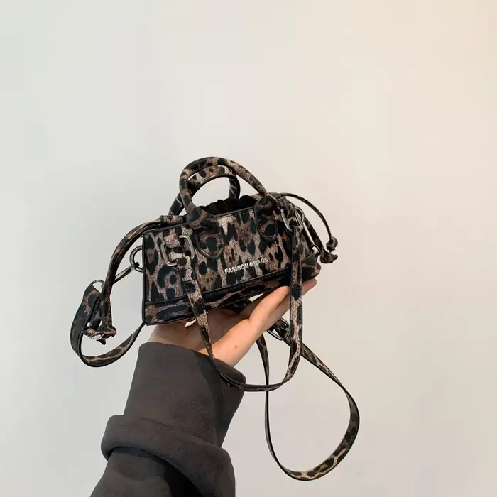 Mini sac à bandoulière marron ingent pour femme