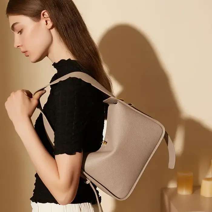 Sac à bandoulière en cuir de vachette véritable pour femme, design de niche, initié