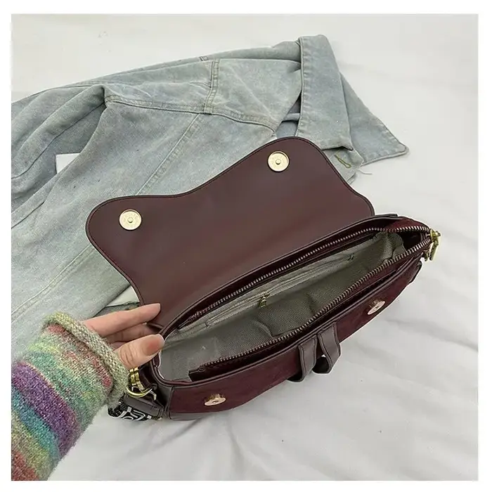 Sac bandoulière tendance à large sangle