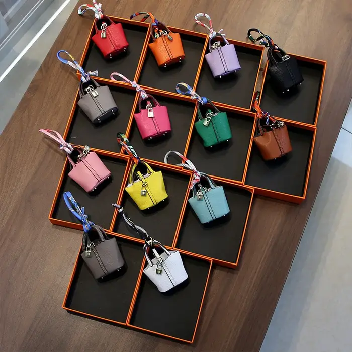 Nouveau Mini femmes en cuir multicolore mignon petit portefeuille léger sac pendentif