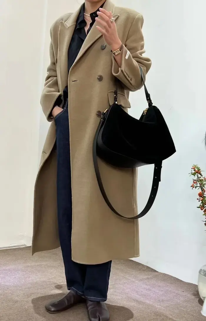 2026 hiver mat daim cuir fourre-tout haut de gamme tout-match peau de vache oreiller sac à bandoulière pour les femmes Chic grand dames sac à main Camel