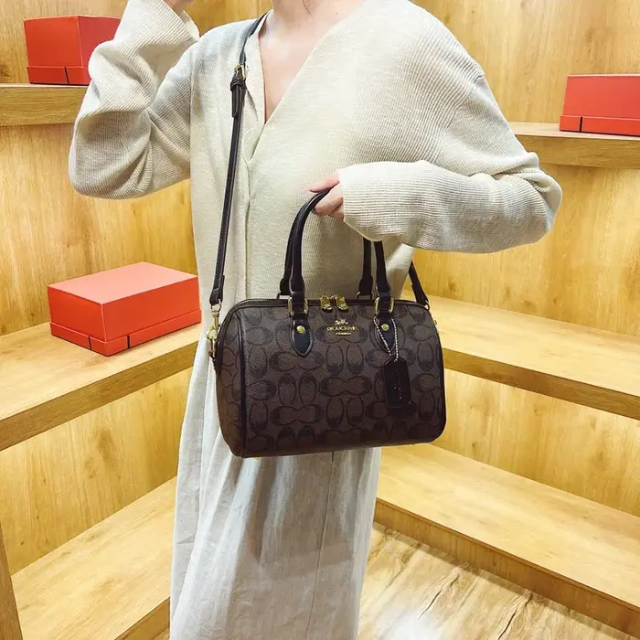 Sac à main élégant en cuir pour femme