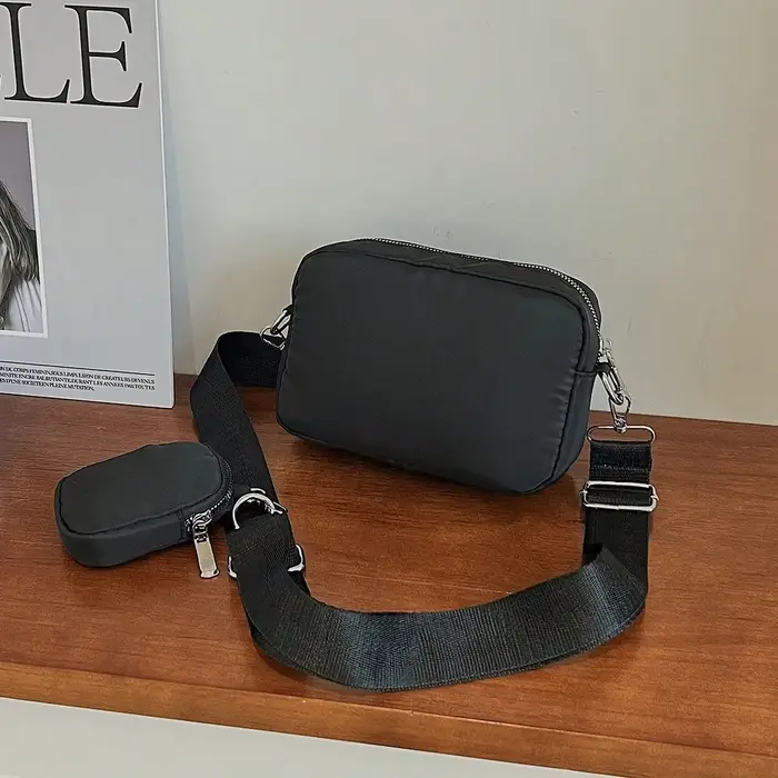 Petit sac carré en nylon à la mode et minimaliste