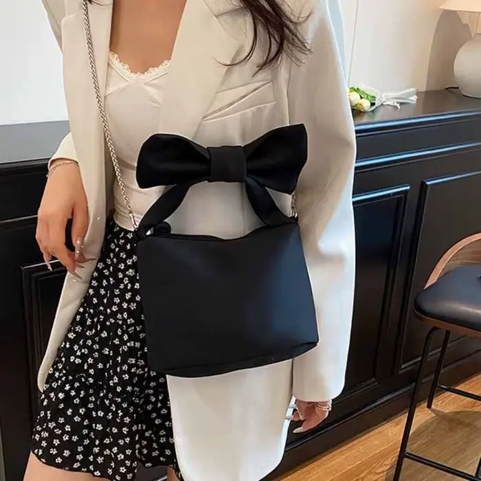 Sac à main tendance et créatif pour femme avec nœud