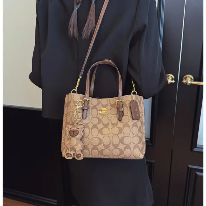 Sac messager en cuir vintage 2026 avec logo lettre