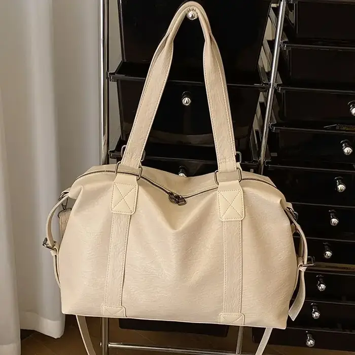 Grands sacs à bandoulière noirs pour femmes