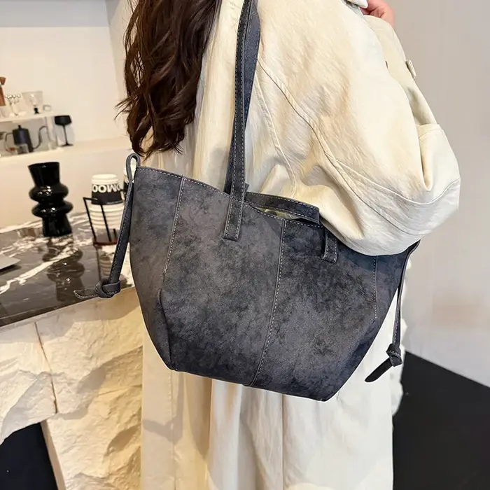 2025 Designer de luxe bandoulière fourre-tout petit sac à bandoulière en cuir PU pour femmes femme marque rétro nouveaux sacs à main et sacs à main sac fourre-tout