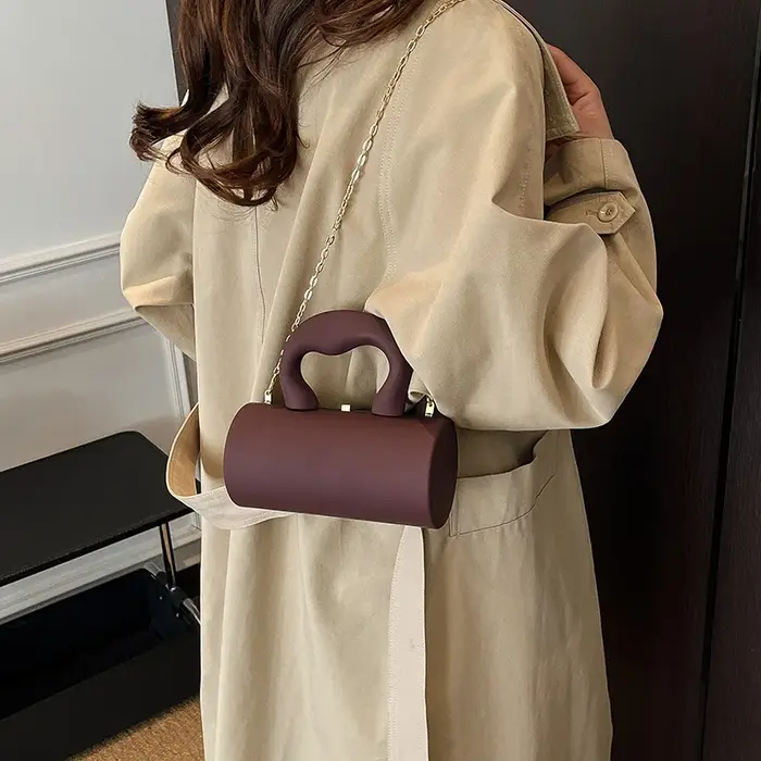 Pochette de soirée cylindrique pour femmes élégantes – Nouveauté 2026 – Sacs à main de luxe de créateur avec chaîne en acrylique – Sac bandoulière