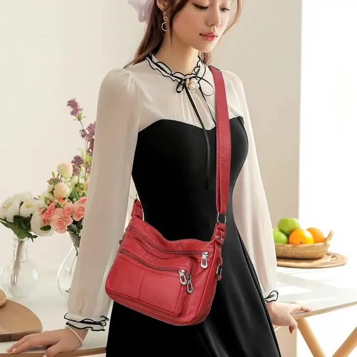 Sac à main multi-poches pour femmes d'âge moyen