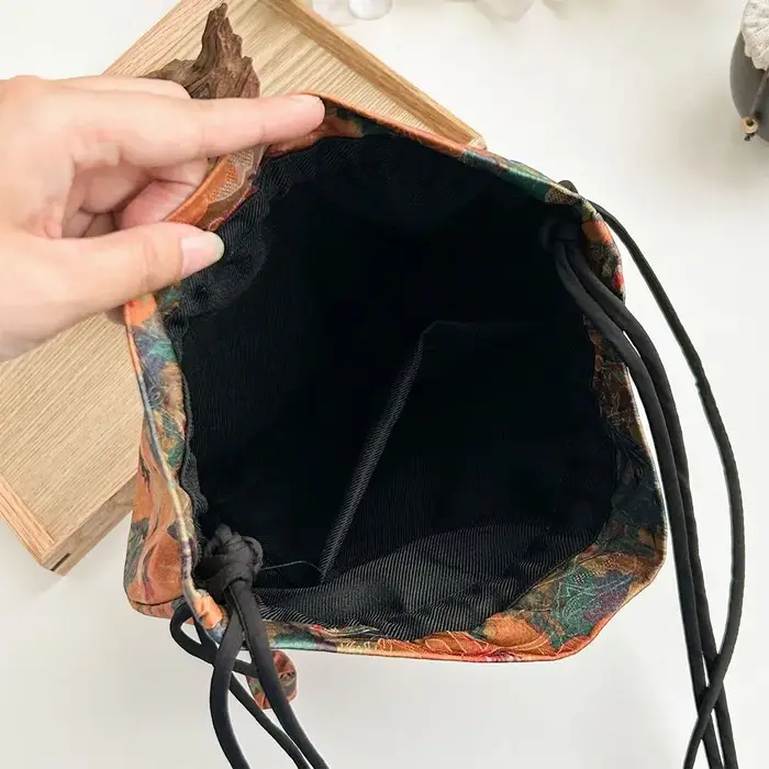 Sacs à main rétro en soie