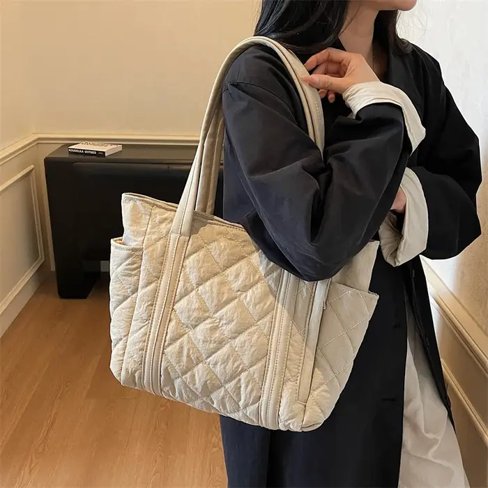 Sac fourre-tout en tissu matelassé pour femmes