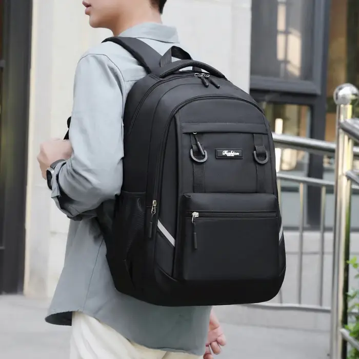 Sac à dos multi-poches pour hommes et femmes – Design spacieux et imperméable pour une école et les déplacements robustes