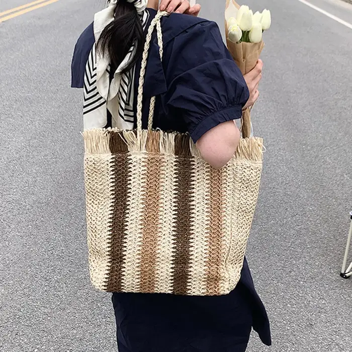 Sac à main en paille rayé pour femmes
