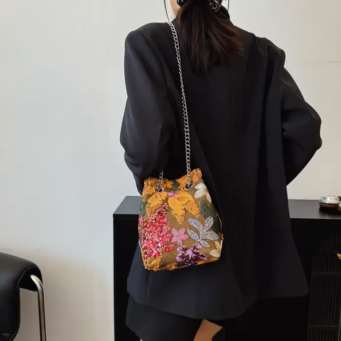 LEFTSIDE rétro petits Rivets sac à bandoulière en cuir PU pour femmes 2025 Style Punk sacs à main seau