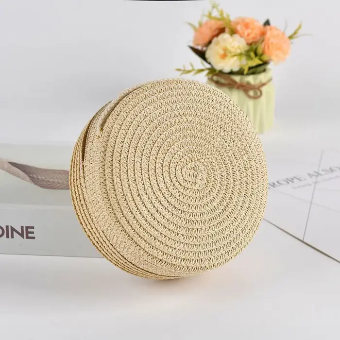 Sac à main en paille tendance en forme de coquillage