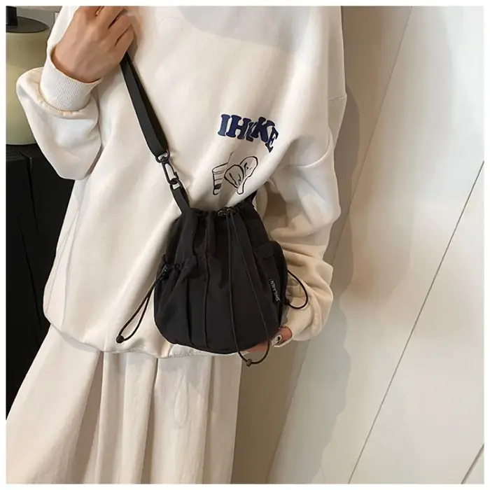 Sac en tissu Nylon hydrofuge de Style Ins européen et américain pour femmes, nouveau sac seau Simple
