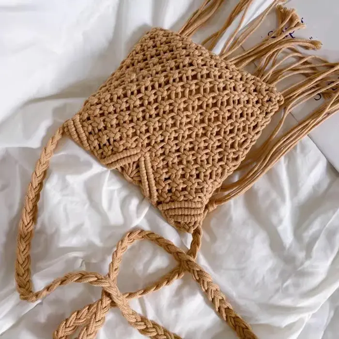 Nouveau décontracté à la main Crochet tresse sac à franges femmes gland tricoté sac