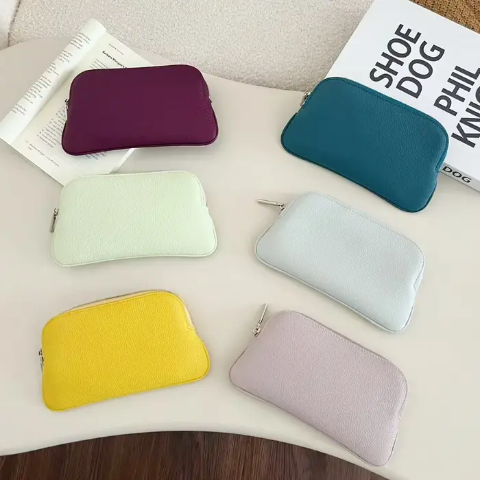 Pochette de luxe au design simple pour femmes