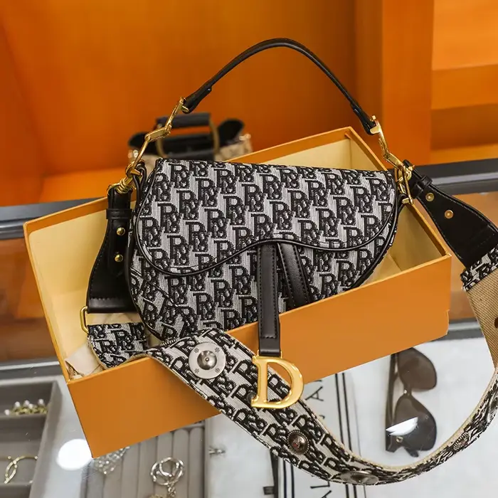 Nouveau Sac Bandoulière Femme 2026 – Sacoche Sous le Bras Tendance Premium Brodé avec Large Sangle É