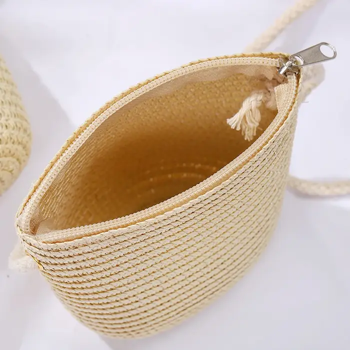 Sac en paille tissé de couleur unie