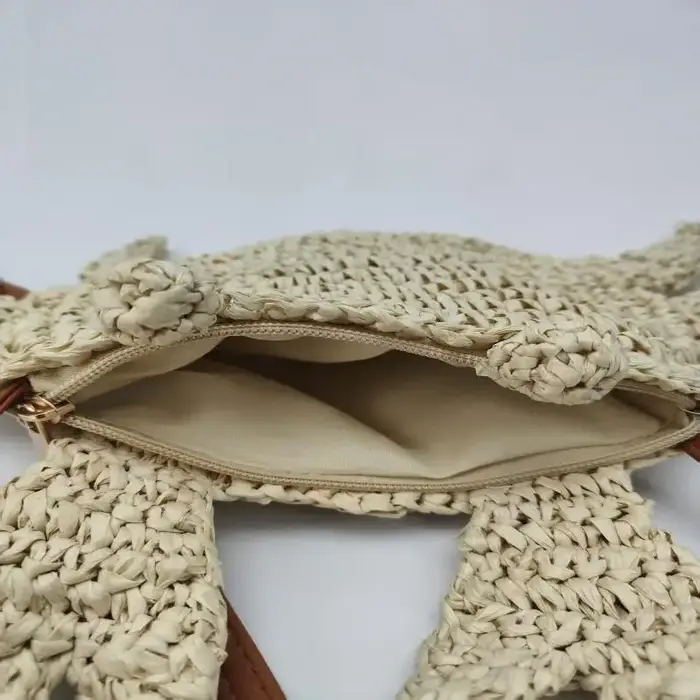 Sac à bandoulière en paille tressée au crochet
