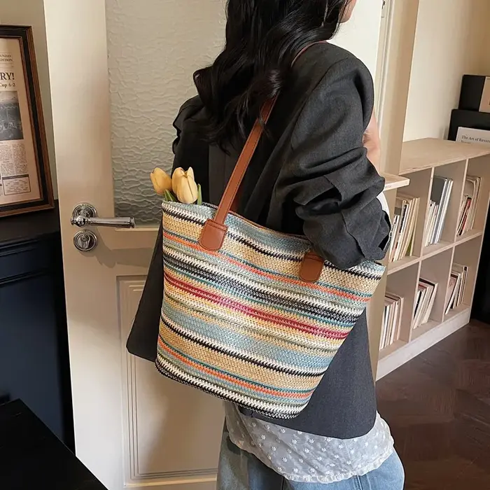 Nouveau sac fourre-tout en paille tressée arc-en-ciel grande capacité pour femme