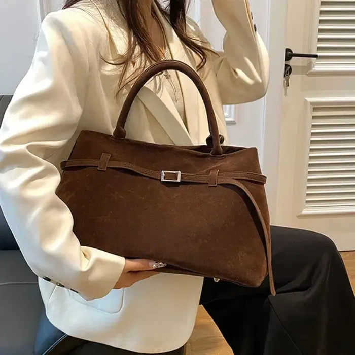 Boucle Design décoratif solide Faux daim sac à main grande capacité moraillon fourre-tout décontracté 2026 offre spéciale sacs pour femmes Bolsas Femininas