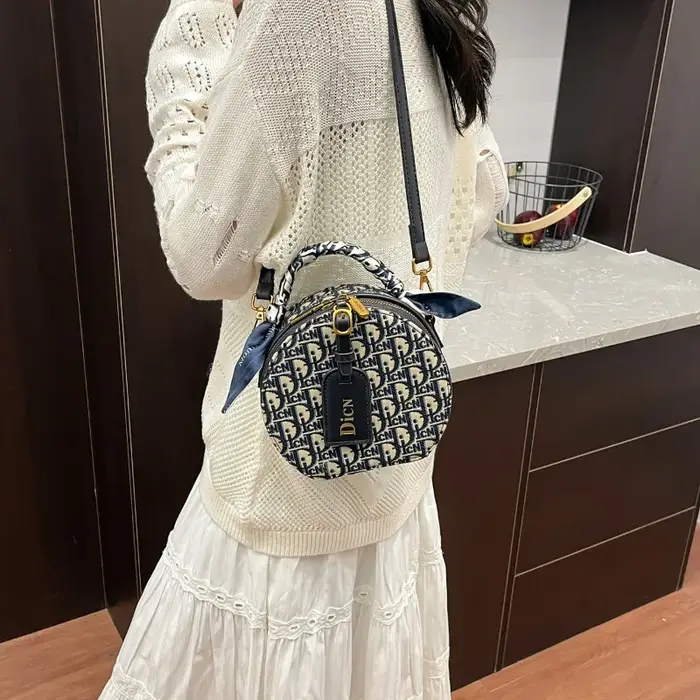 Sac à bandoulière jacquard brodé avec lettres, en soie, nouvelle collection 2025, tendance, petit sa