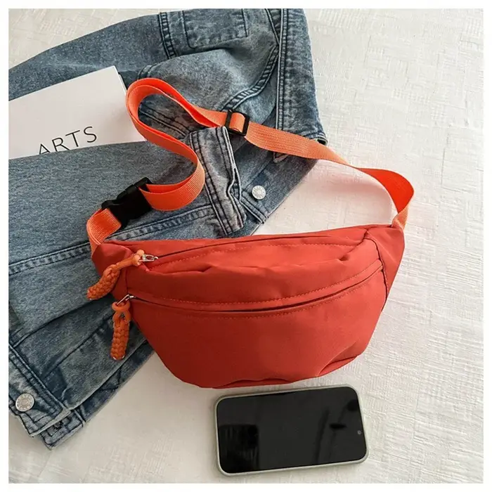Sac de poitrine demi-lune pour femme