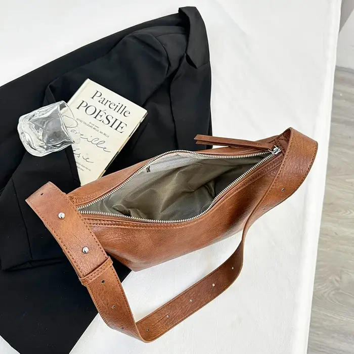 Petit sac noir de styliste pour femmes
