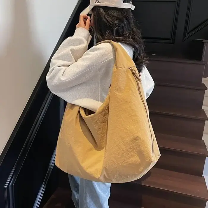 Sac messager haut de gamme pour femmes de la part d'un créateur renommé - Sac à bandoulière en cuir de marque de luxe
