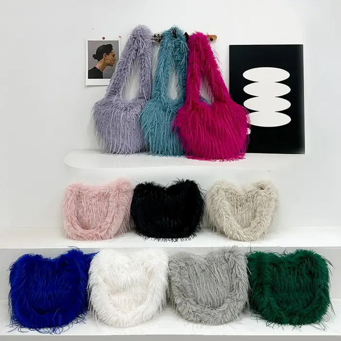 Sac à Main de Luxe en Fausse Fourrure en Forme de Cœur