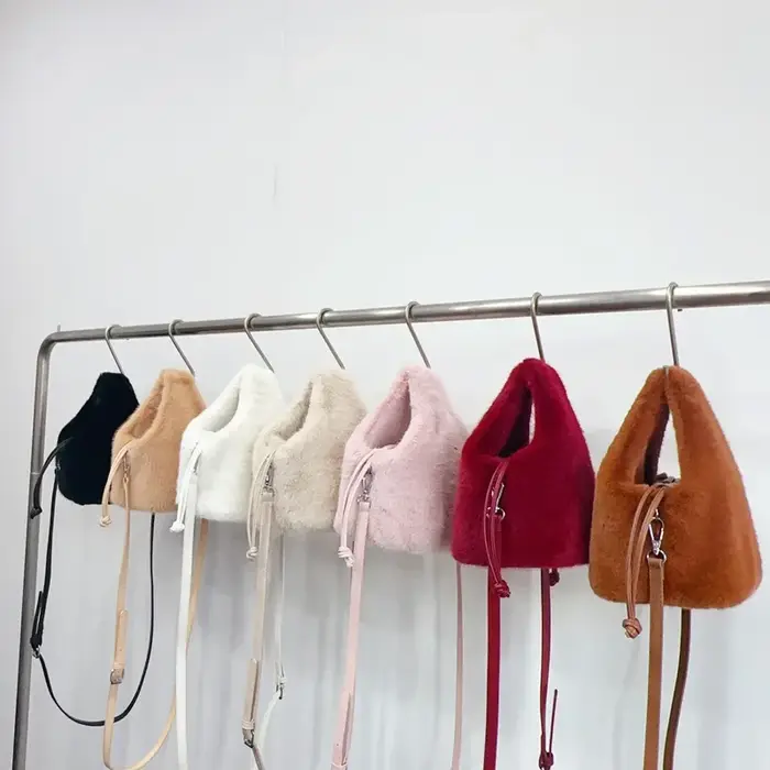 Sacs à main en fausse fourrure pour femmes