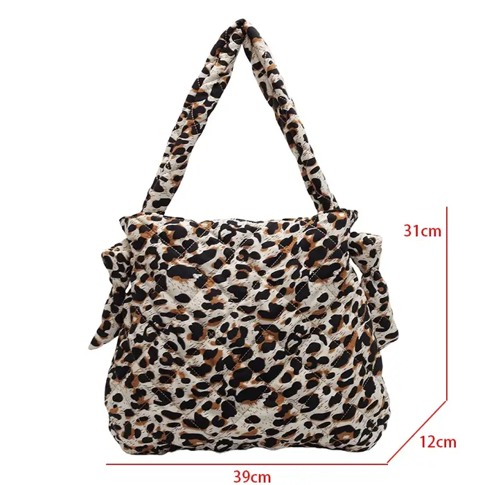 Sac à main en tissu imprimé léopard