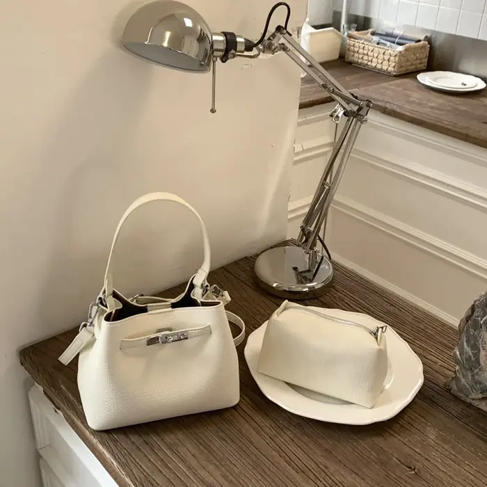 Sac Seau Élégant à Boucle Verrouillable pour Femme, Sac à Bandoulière Polyvalent Décontracté, Style Luxe, Nouvelle Version Coréenne 2026, Sac à Main