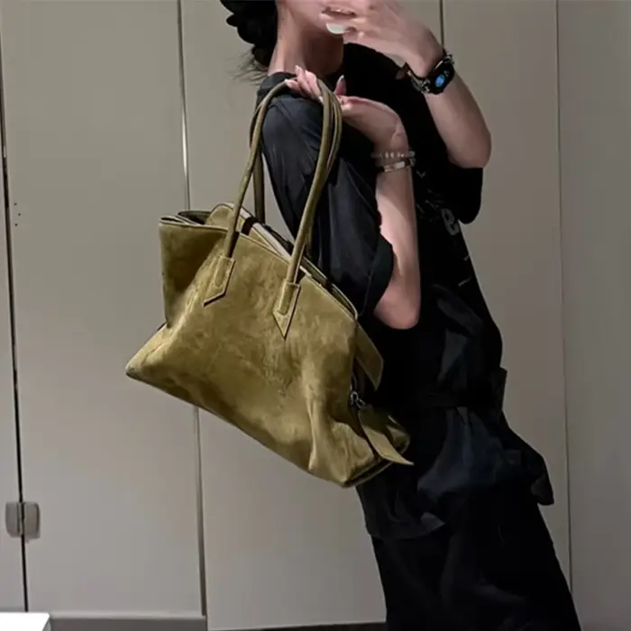Sac à bandoulière simple en daim mat pour femmes